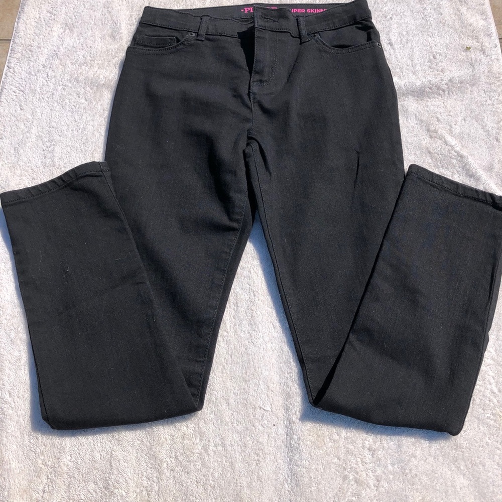NWOT children’s place girl’s size 12 skinny jeans.